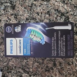 Philips SOnicare 1100 Daily Clean power toothbrush w/ handle brush head charger